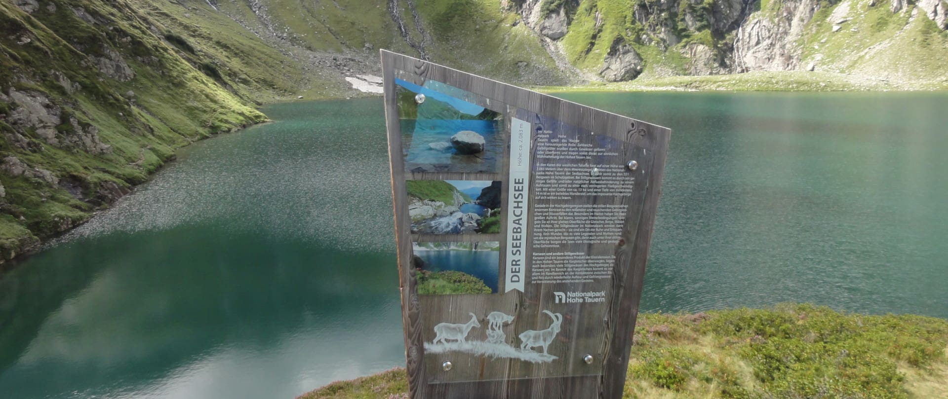 Informationstafel des Seebachsees vor dem See